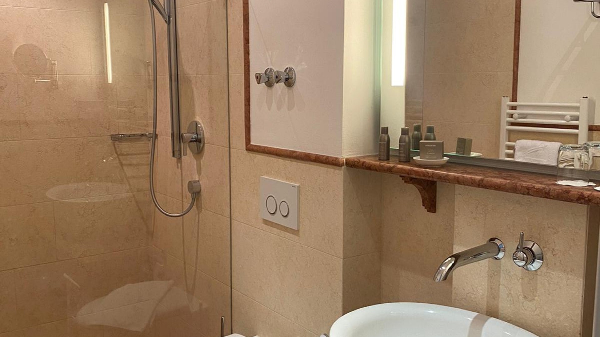 e9ed2bdc-29b4-4aa4-8521-e9ffa2d1468a