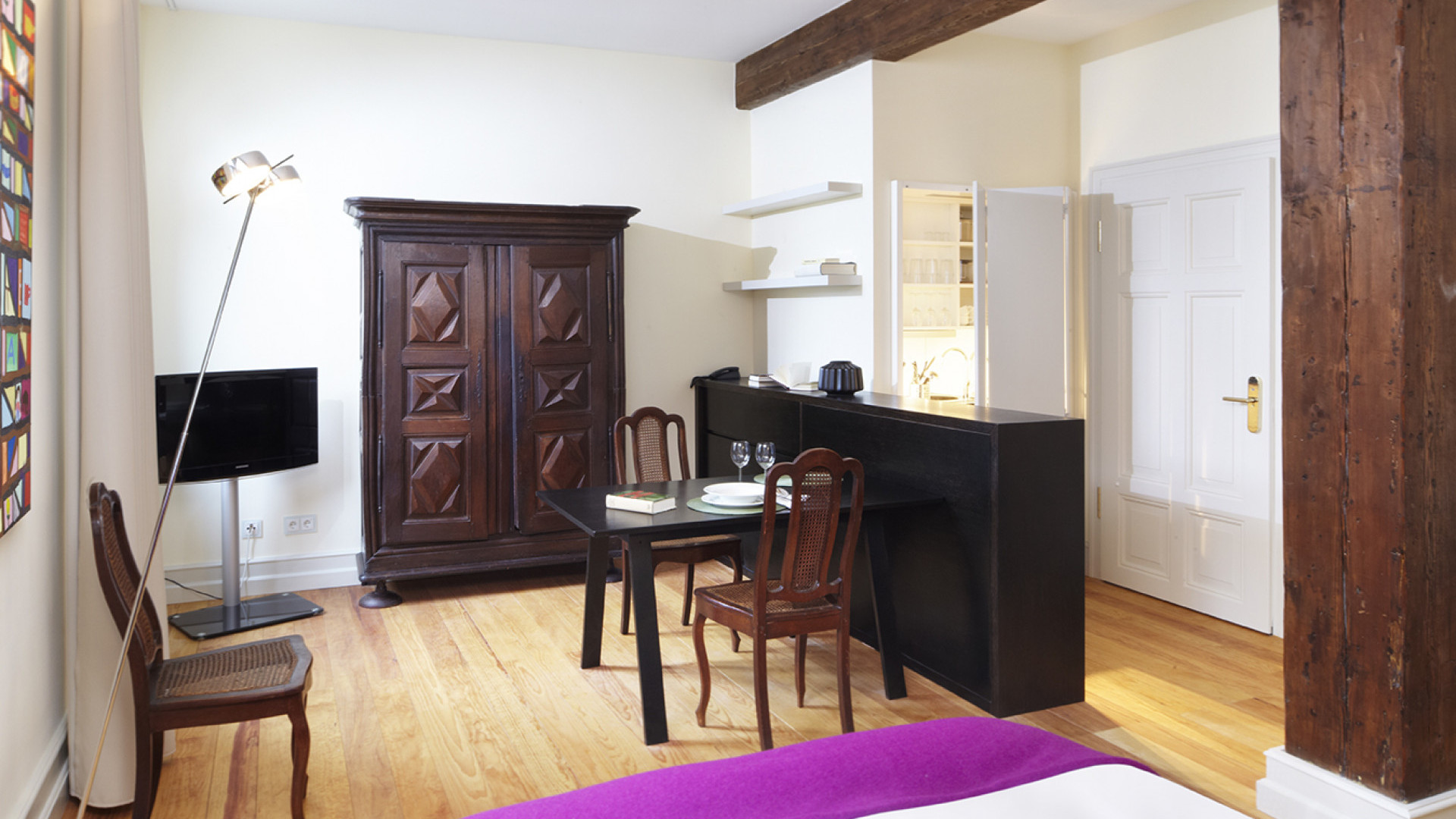 Apartment 43 Esstisch