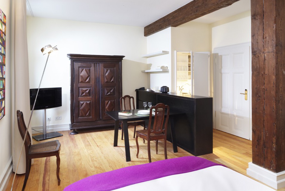 Apartment 43 Esstisch